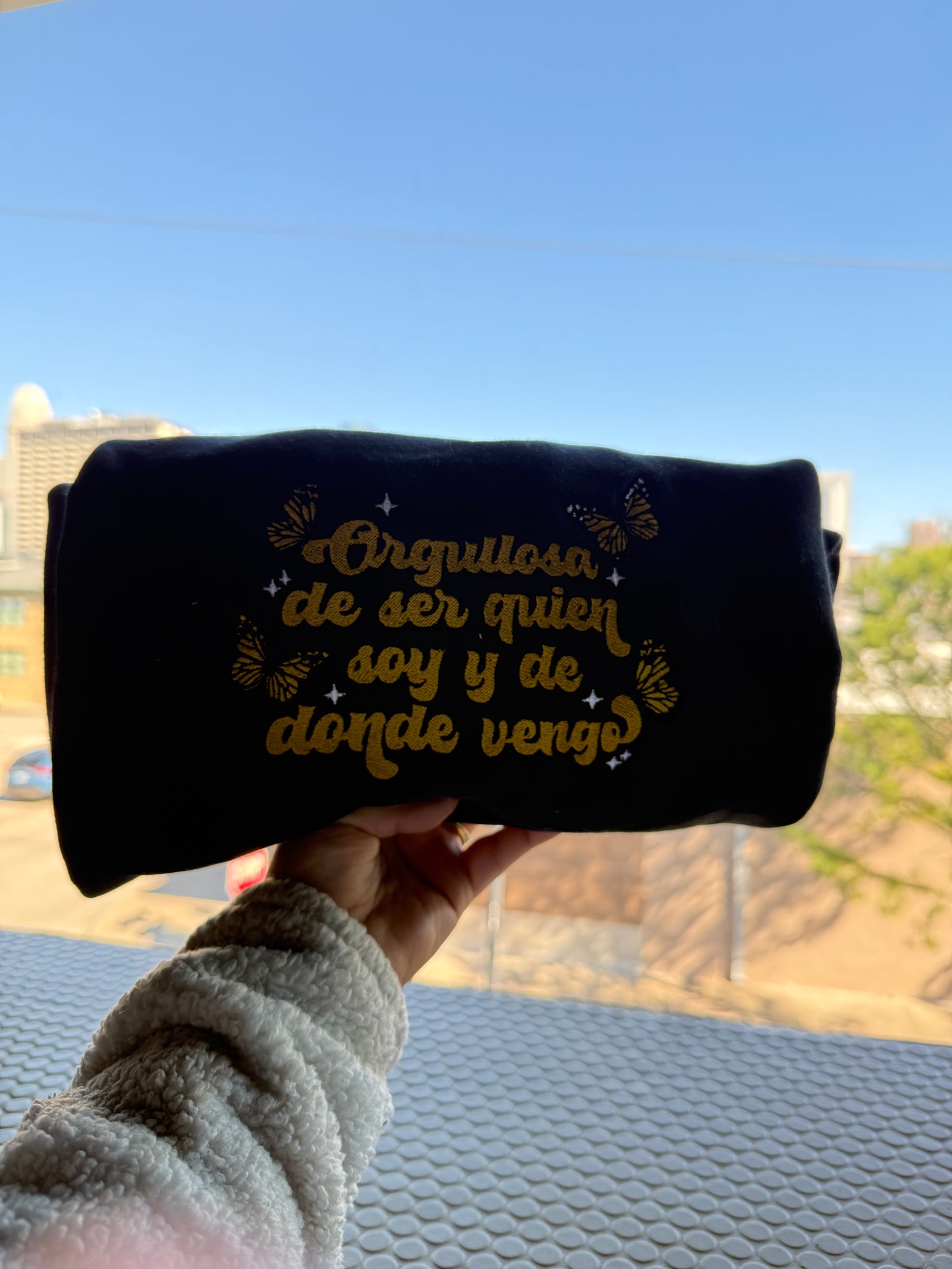 Orgullosa Black Sweater
