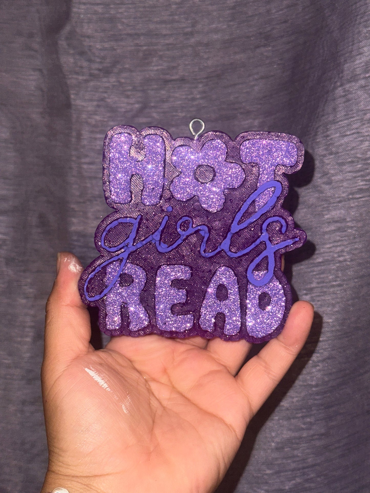 Hot Girls Read Freshie